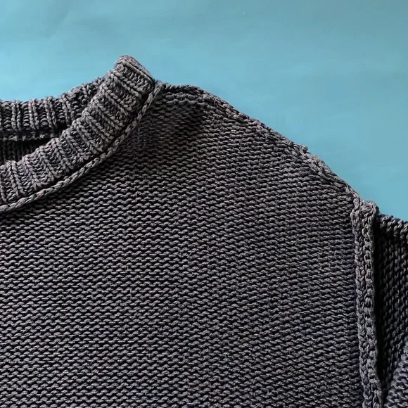 American Eagle Blue Cropped Crew Neck Sweater - Picture 6 of 9